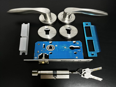 Как дверная ручка в ванной может изменить интерьер