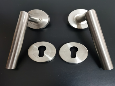 Серебряная дверная ручка изысканный акцент для вашего интерьера